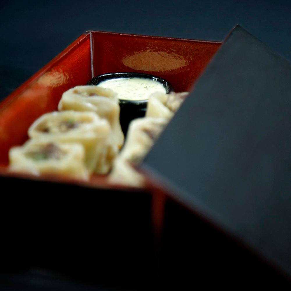 Caskets and boxes - Small rectangular bento box, black and red - MYGLASSSTUDIO