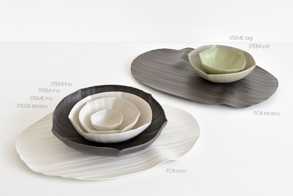 Vases - FEUILLE N.8 - Vase en céramique  - RINA MENARDI