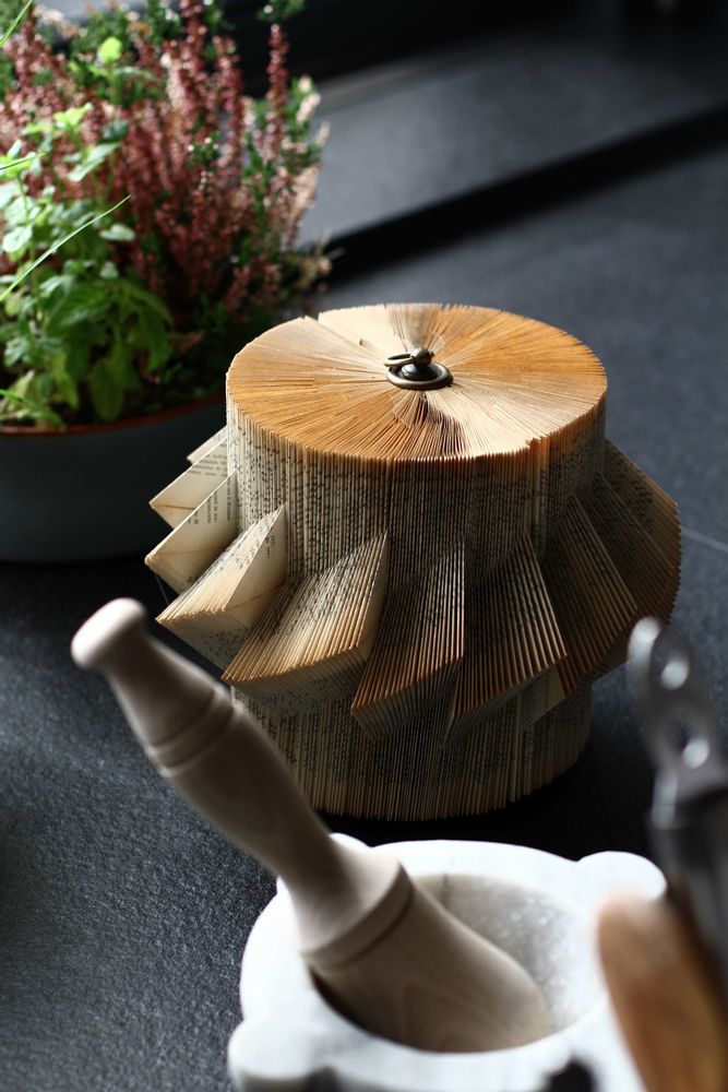 Design objects - Classic Models - Folded Book Sculpture - CRIZU