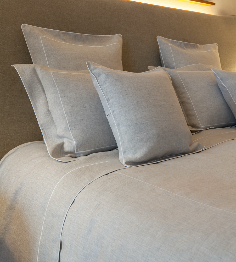 Bed linens - Grey King Bridle Bedding Set with White Piping and Stitches - 4 Pieces - 100% Organic Hemp - MYDO.WORLD