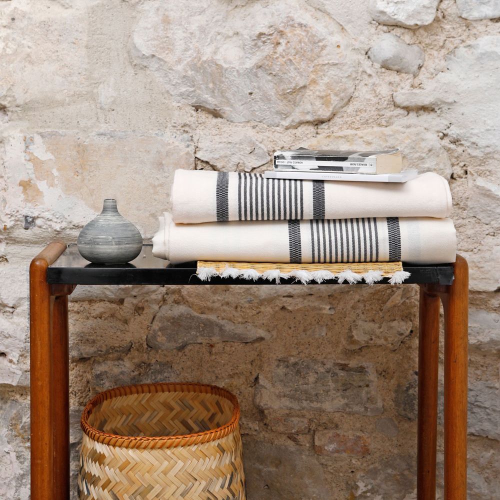 Table linen - Tablecloth Berrain made of 50% linen and 50% cotton (many sizes available) - LA MAISON JEAN-VIER