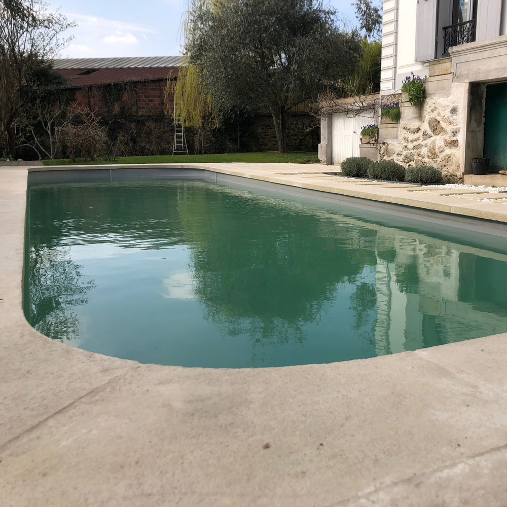 Outdoor pools - Stone look straight copings - ROUVIERE COLLECTION