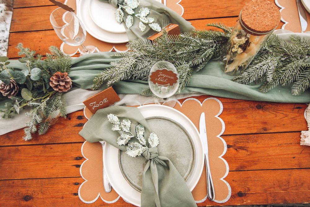 Christmas table settings - Christmas Wonders - LA MAISON ARTYFETES