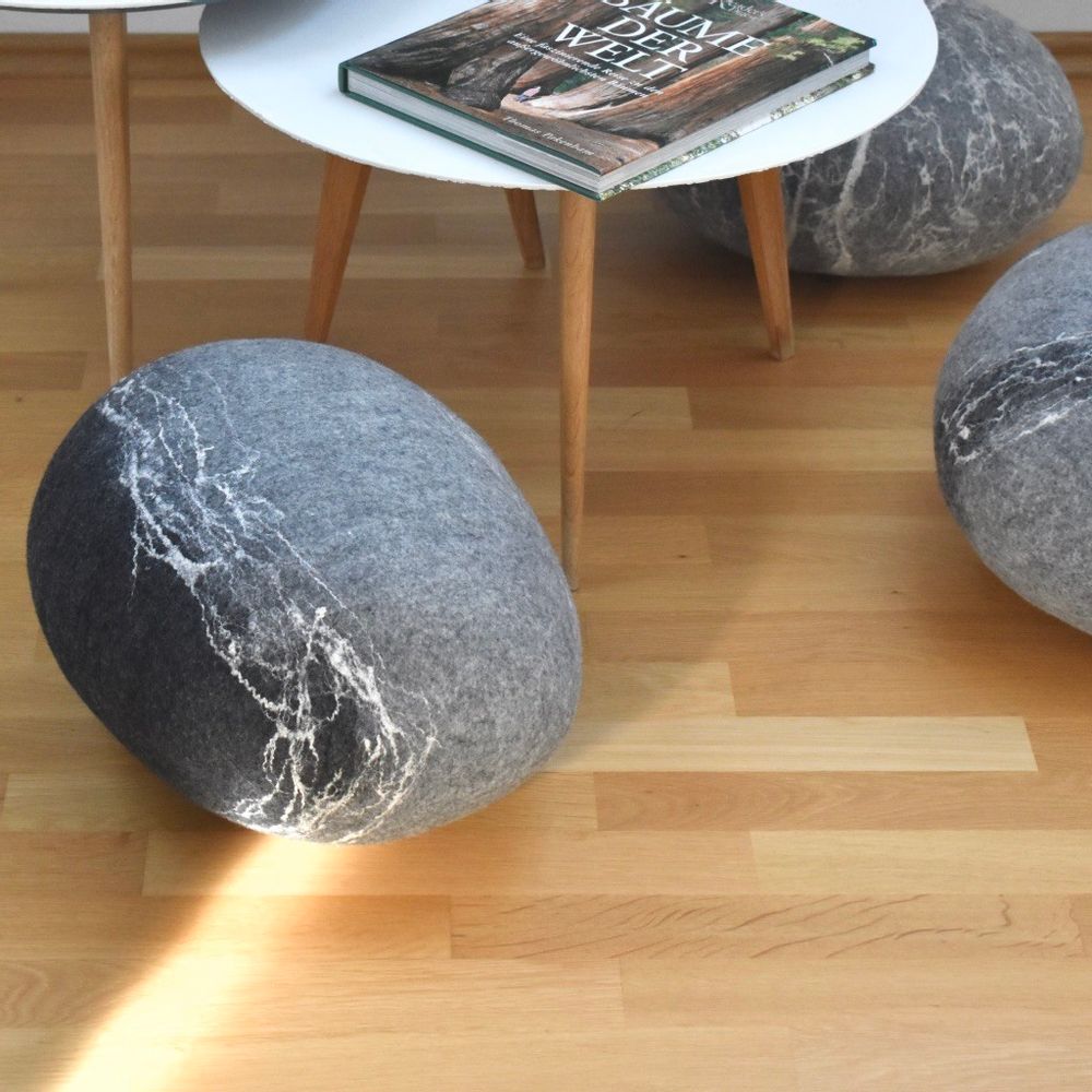 Coussins textile - Coussin de sol en laine feutrée, collection Pierre - KAYU