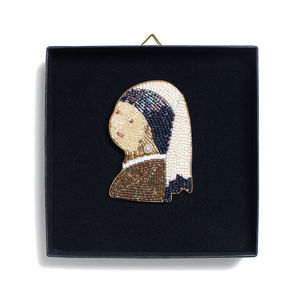 Cadeaux - Broche brodée à la main pour fille avec boucle d'oreille en perles - HELLEN VAN BERKEL HEARTMADE PRINTS