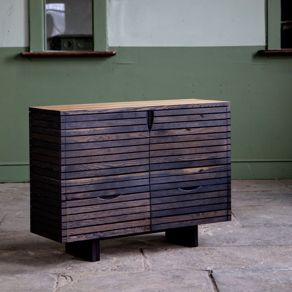 Buffets - Armoire en résine ébonisée et polie - JONATHAN FIELD