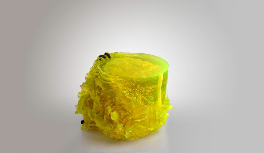 Sculptures, statuettes et miniatures - Materiality Vol.2 Table d'appoint / tabouret / par Eduard Locota / sculpture acrylique en résine - LO CONTEMPORARY