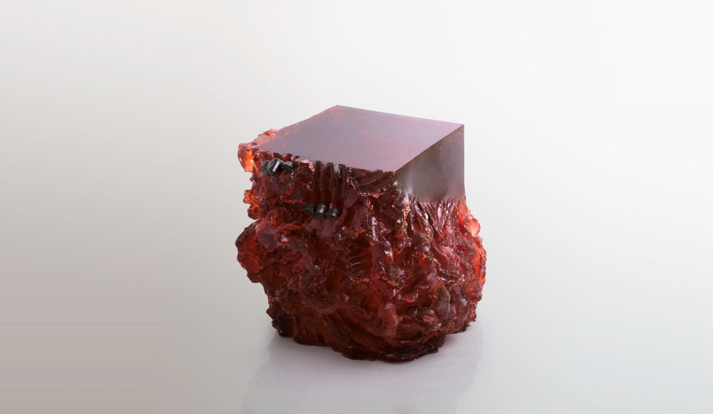 Sculptures, statuettes and miniatures - Materiality Vol. 1: Side Table & Stool by Eduard Locota. Acrylic Glass & Bronze - LO CONTEMPORARY
