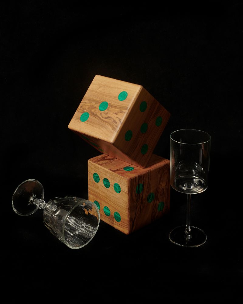 Objets de décoration - Ensemble de dés moyens en bois d'olivier et malachite par Marcela Cure - MARCELA CURE
