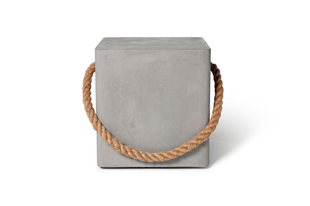 Design objects - edge - concrete stool on wheels - LYON BÉTON