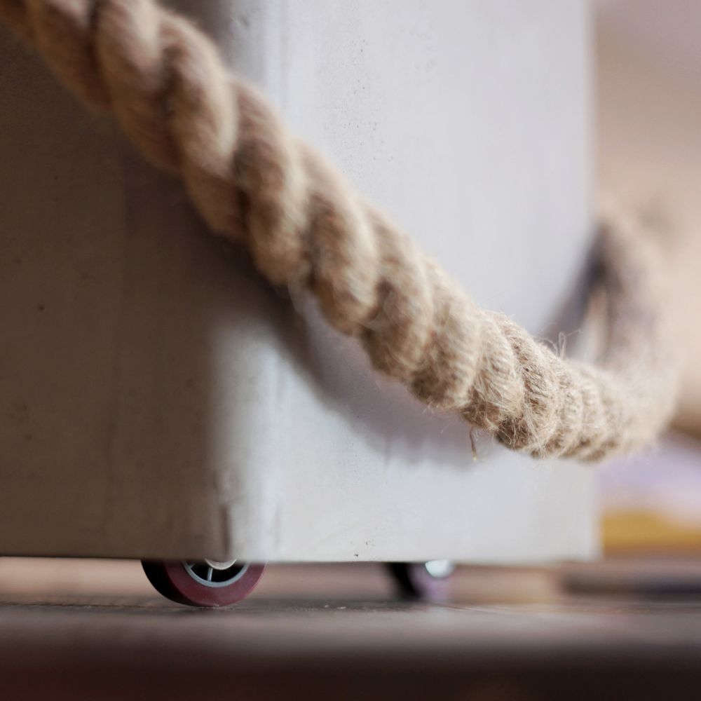 Design objects - edge - concrete stool on wheels - LYON BÉTON