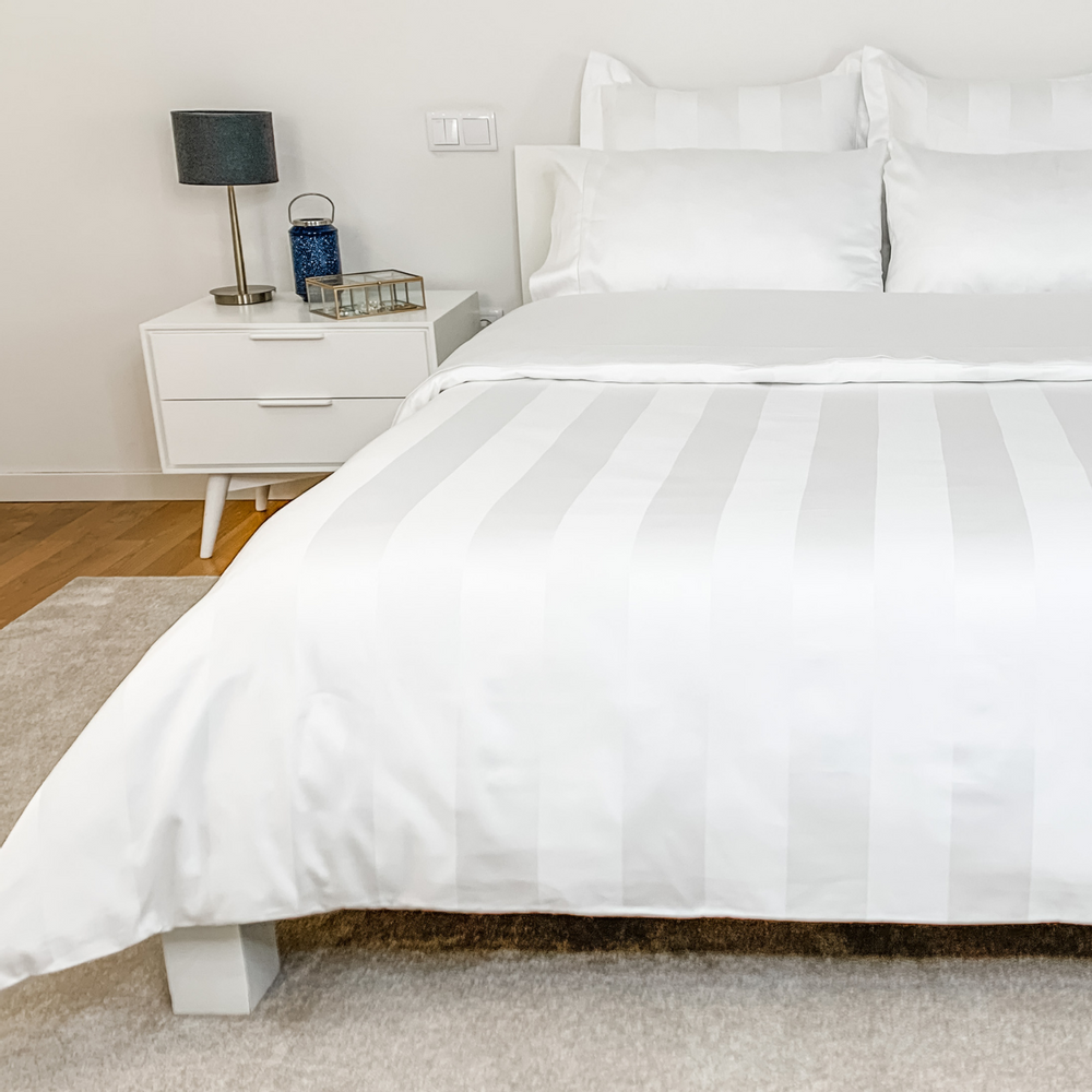 Bed linens - White Duvet Cover + 2 Housewife Pillowcases - Classic Stripes - VIDDA ROYALLE
