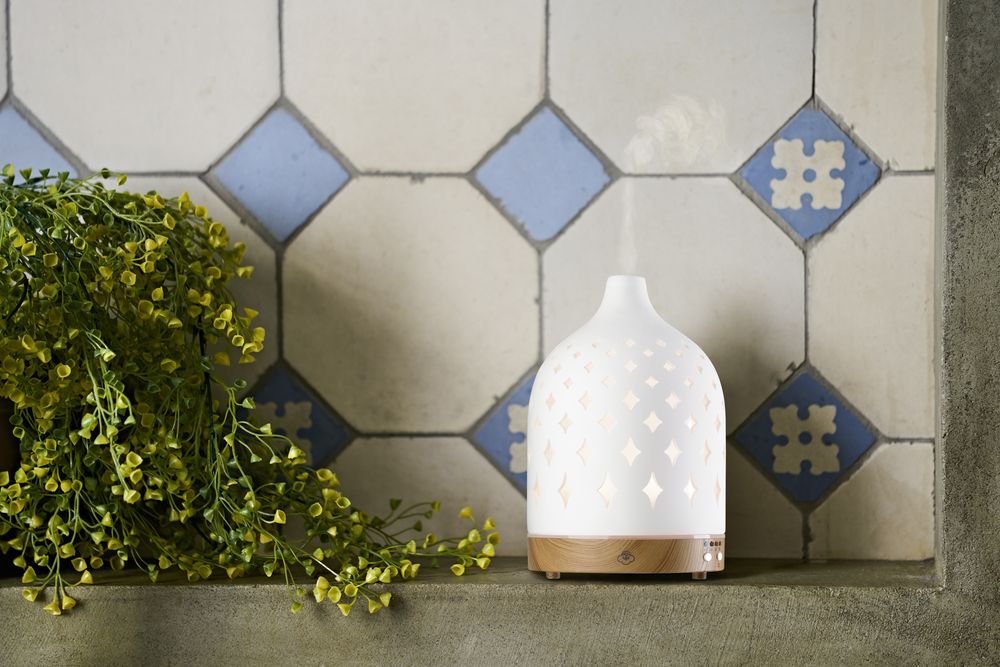 Decorative objects - Supernova Ultrasonic Diffuser- 150ml- white with lightwood base - SERENE HOUSE