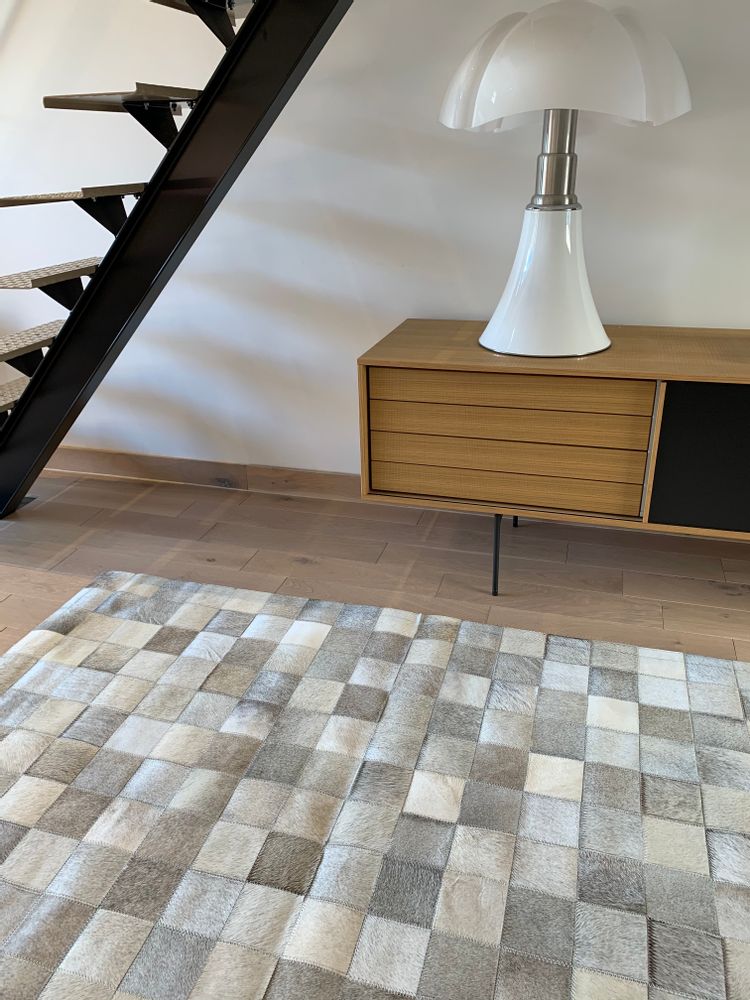 Tapis contemporains - Tapis en peau naturelle patchwork - TERGUS