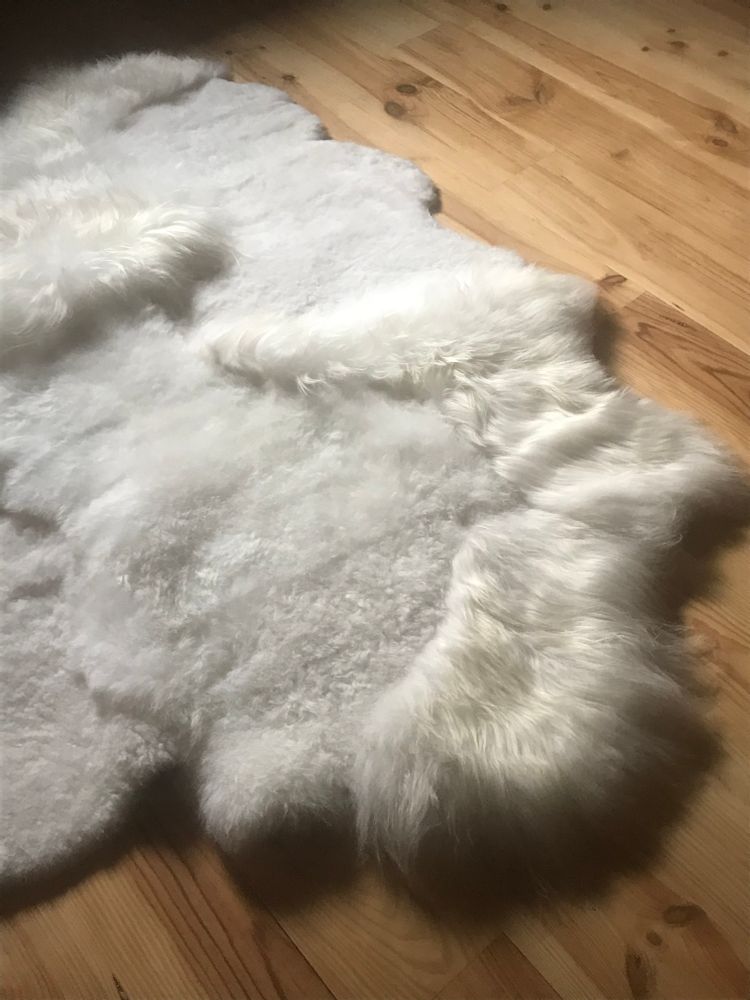 Tapis contemporains - Tapis naturel en peau de mouton design - TERGUS