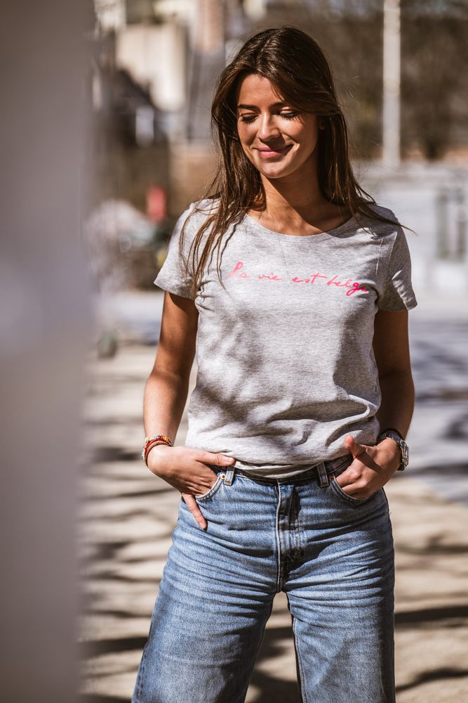Prêt-à-porter - T-shirt Femme Gris Foncé. - LA VIE EST BELGE