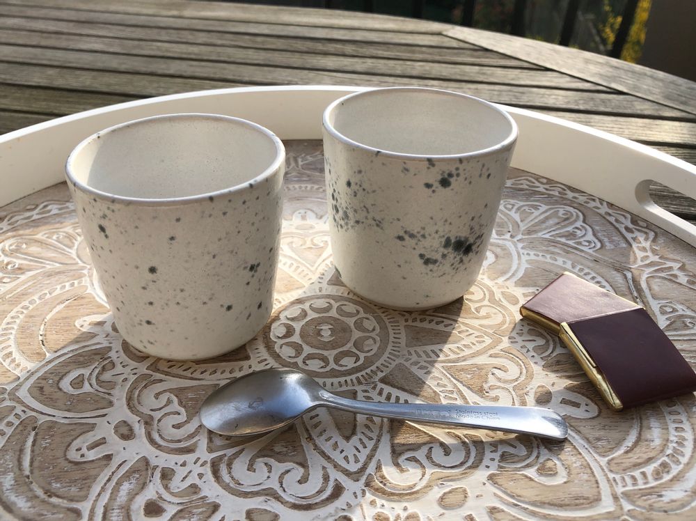 Tasses et mugs - Tasse à café en grès blanc moucheté bleu - LES POTERIES DE SWANE