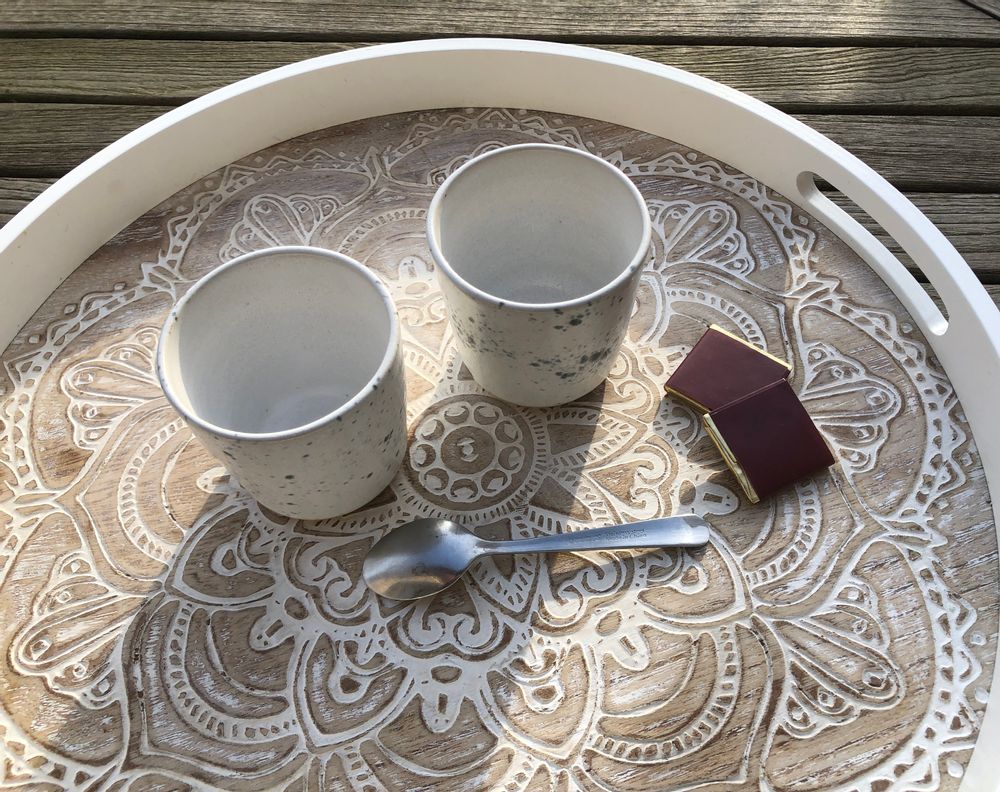 Tasses et mugs - Tasse à café en grès blanc moucheté bleu - LES POTERIES DE SWANE