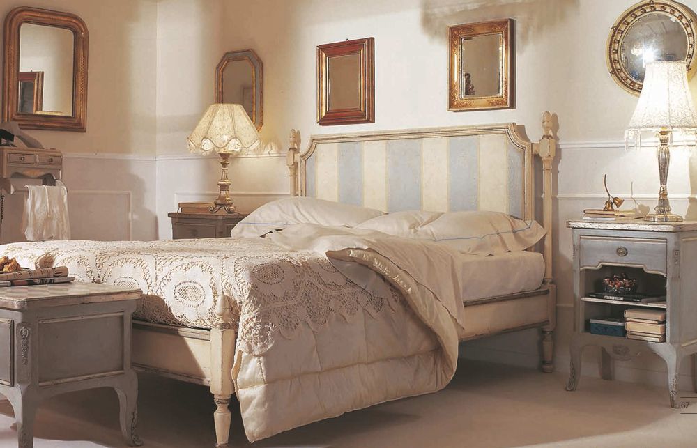 Lits - Lits provinciaux français brossés et peints à la main - INTERIORS ITALIA