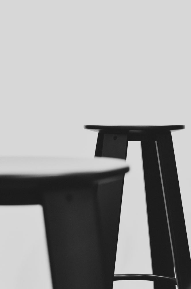 Tabourets - LINEAR stool - PORVENTURA