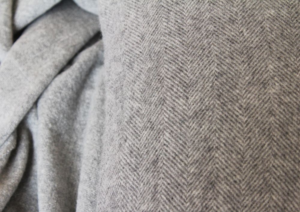 Comforters and pillows - Wool decorative Cushions - GIARDINO SEGRETO