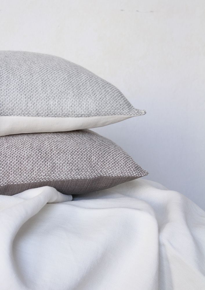 Comforters and pillows - Wool decorative Cushions - GIARDINO SEGRETO