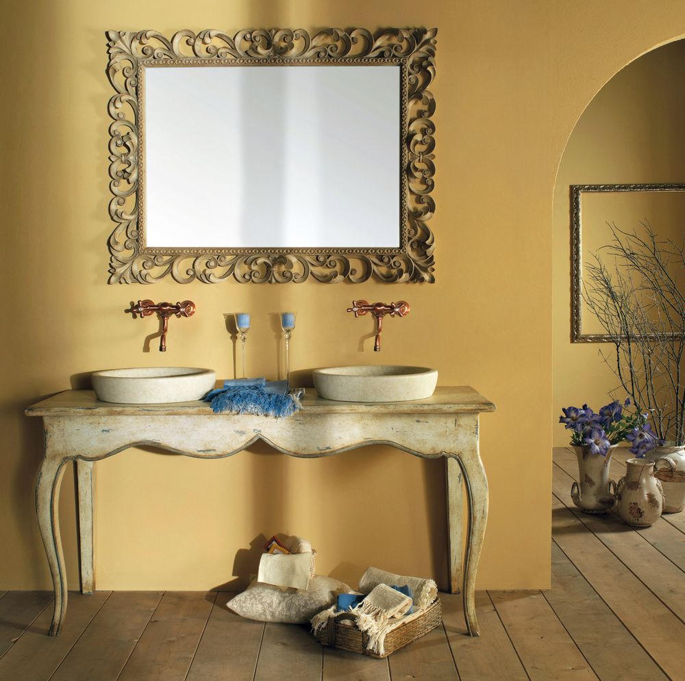 Hotel bedrooms - Classic chic and hand-decorated Bathroom furniture - INTERIORS ITALIA
