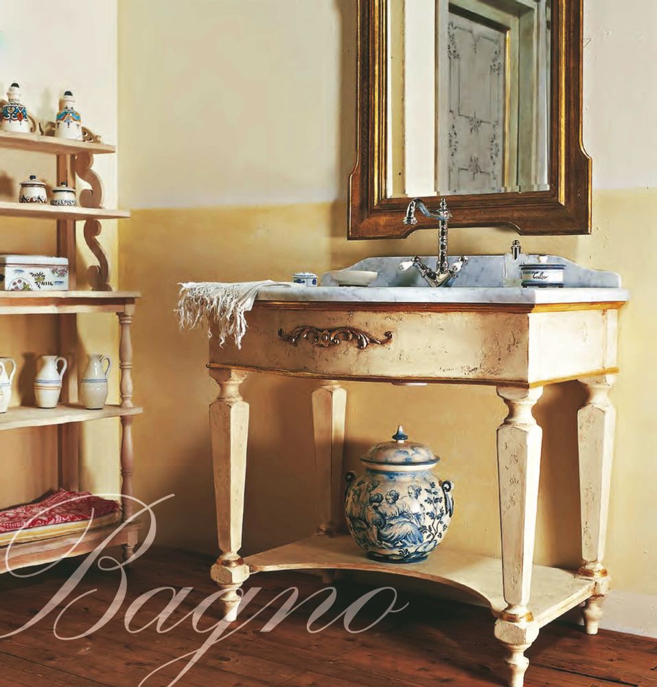 Hotel bedrooms - Classic chic and hand-decorated Bathroom furniture - INTERIORS ITALIA