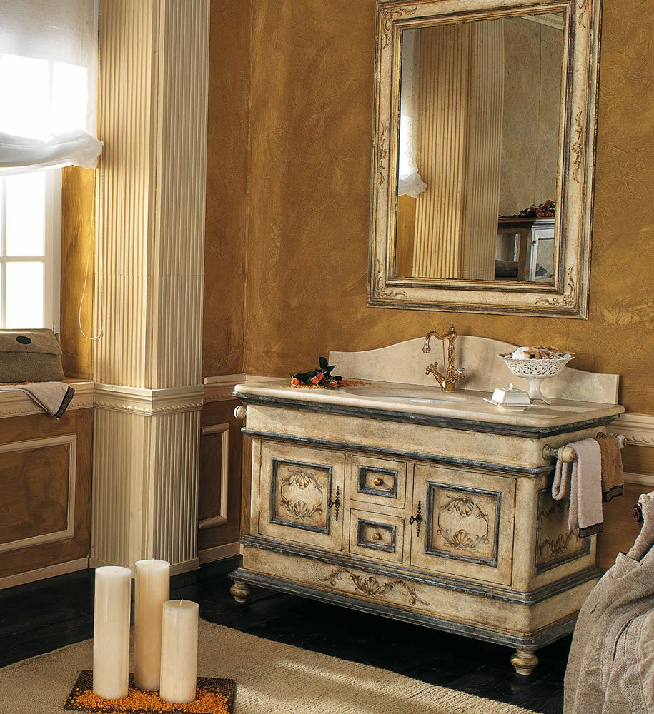 Hotel bedrooms - Classic chic and hand-decorated Bathroom furniture - INTERIORS ITALIA