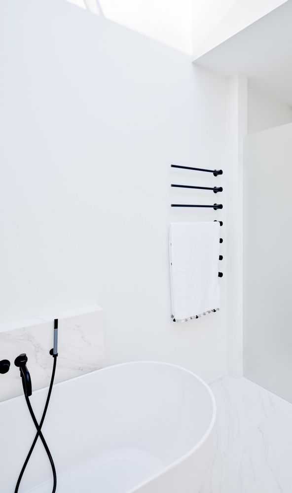 Objets de décoration - Linge de bain en coton blanc avec pompons - MIA ZIA
