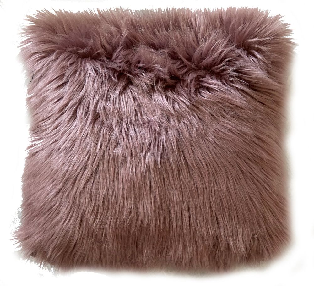 Coussins textile - Coussin en fourrure artificielle - HORSETILE
