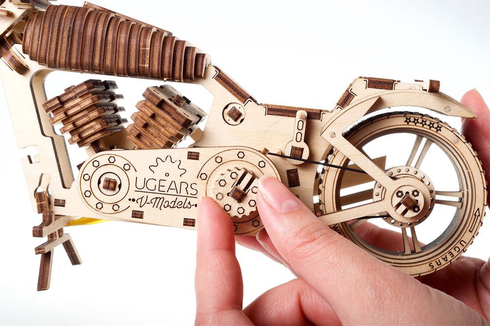 Cadeaux - UGEARS Modèles Mécaniques: MOTO VM-02 25 - UGEARS