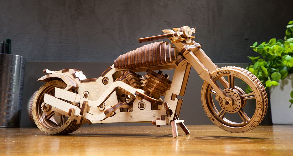 Cadeaux - UGEARS Modèles Mécaniques: MOTO VM-02 25 - UGEARS