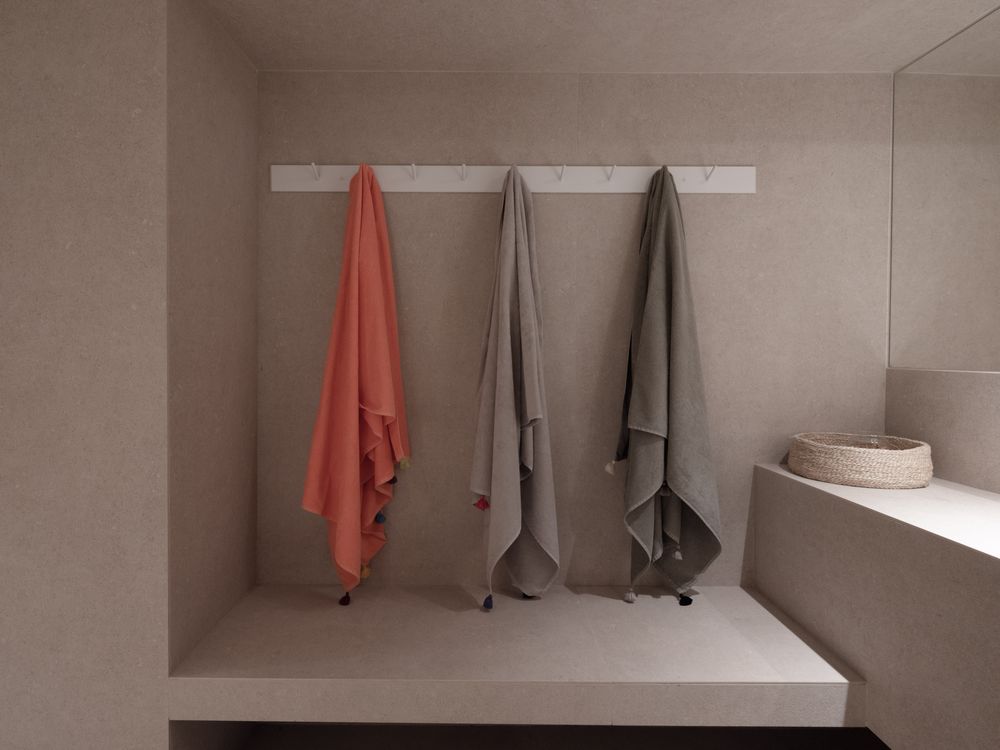 Homewear - Cotton beach towel with pompons. - MIA ZIA