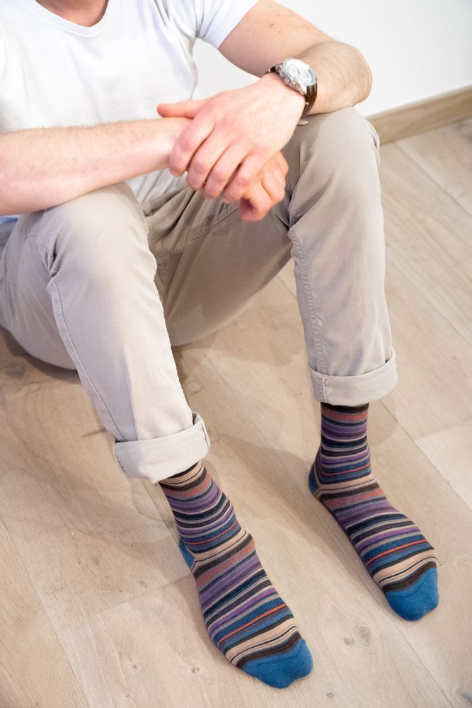 Chaussettes - Pack de 36 PAIRES de chaussettes pour HOMME à fines rayures. - MIA ZIA