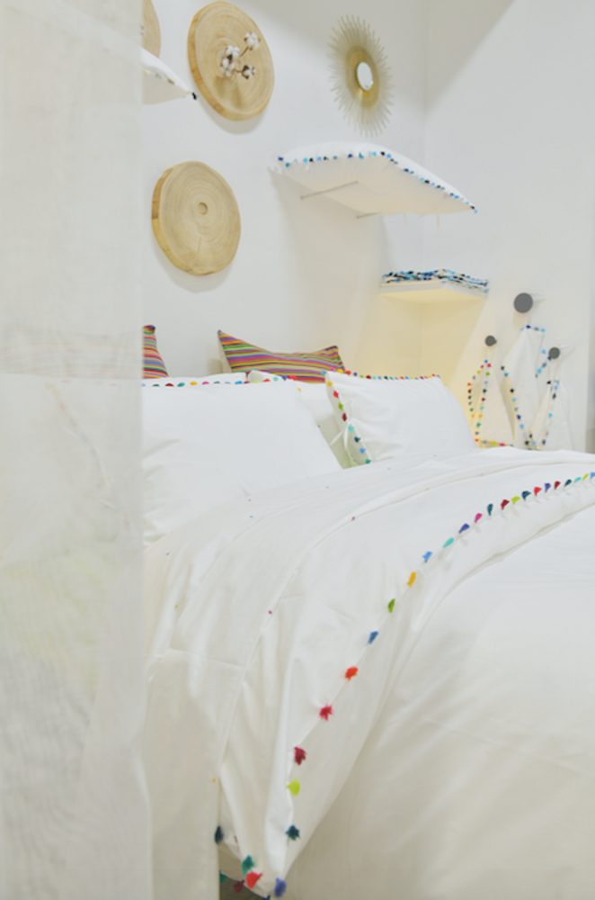 Design objects - White cotton bed linen with pompons - MIA ZIA