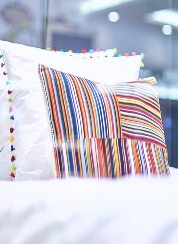 Design objects - White cotton bed linen with pompons - MIA ZIA