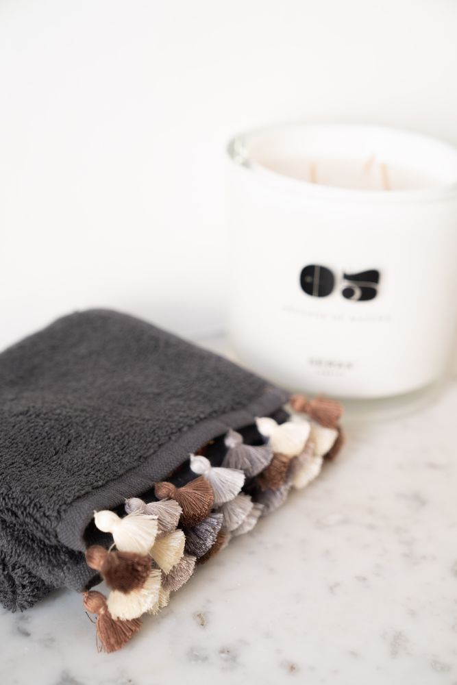 Autres linges de bain - Linge de bain gris foncé avec broderies et pompons - MIA ZIA