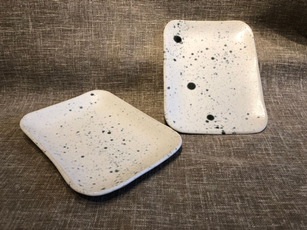 Plats et saladiers - Plateau en grès pour tasse à café - LES POTERIES DE SWANE