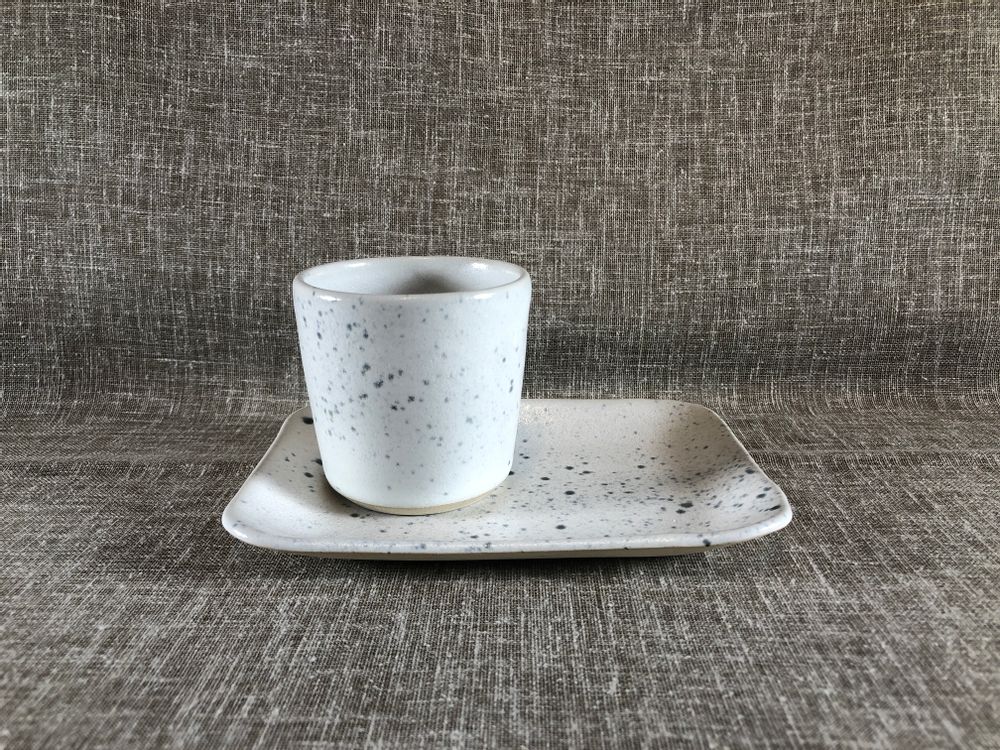 Tasses et mugs - Tasse à café en grès blanc moucheté bleu - LES POTERIES DE SWANE