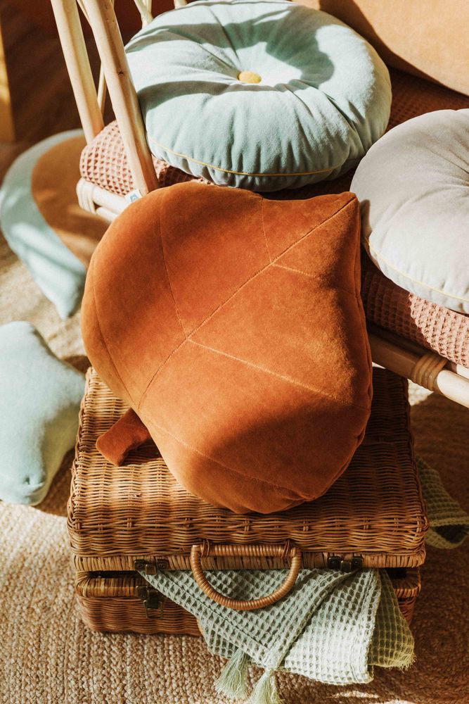 Cushions - old - WIGIWAMA