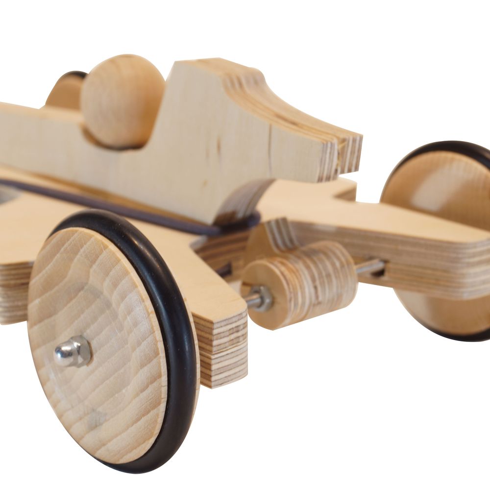 Children's arts and crafts - Ayrton's Car, a wooden car building project, with an elastic band motor - MANUFACTURE EN FAMILLE