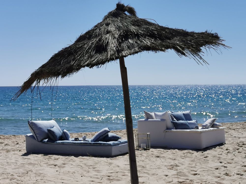 Lawn sofas   - MERIDIENNE DAYBED TAILOR-MADE ONE THOUSAND AND ONE NIGHT. - BERENGERE LEROY