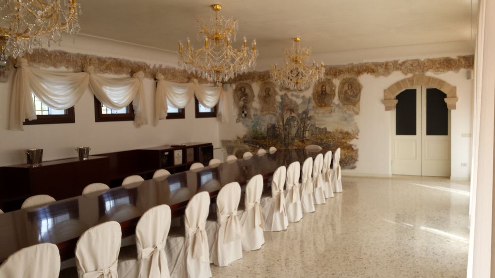 Unique pieces - Winery tasting room, company showroom - HISTORYA