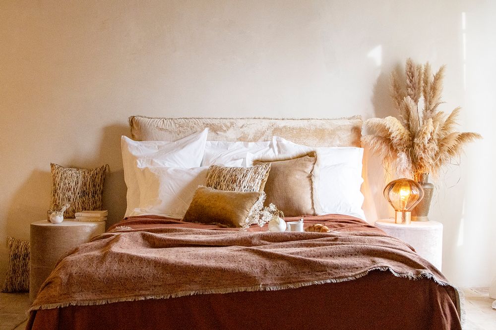 Lits - TETE DE LIT MILA EN VELOURS FINITION APACHE LIN NATURE - BERENGERE LEROY