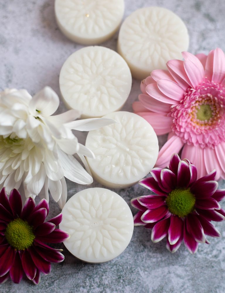 Bougies - Set of 12 Rose & Oud Luxury Melts - NUHR