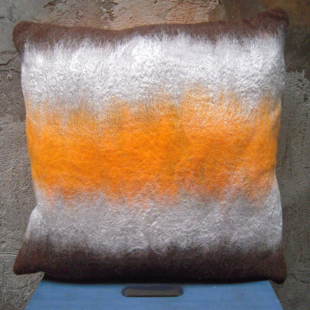 Cushions - Decorative cushion "Mood"with hand-felted design in merino wool and silk on linen fabric. - ELENA KIHLMAN