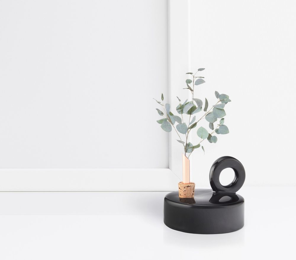 Design objects - Chamber Vase Black - SCANDINAVIA FORM