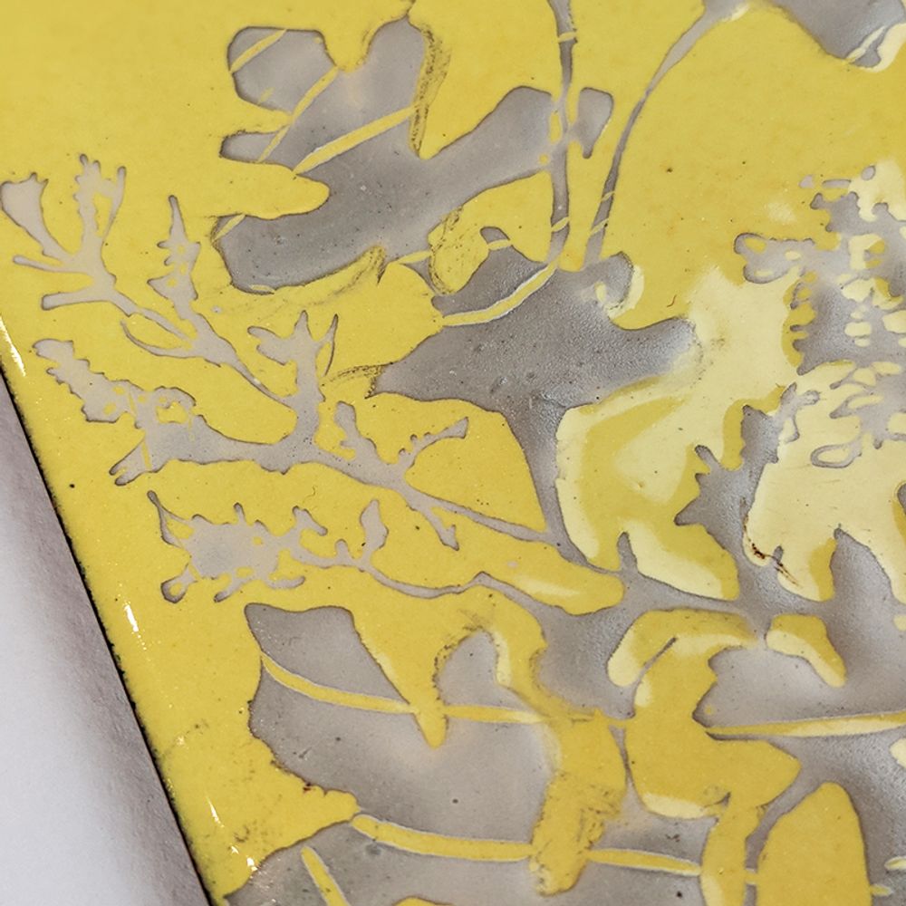 Tableaux - Tableau - VÉGÉTAL jaune et gris - ANNE DE LA FORGE - ÉMAILLEUR D'ART