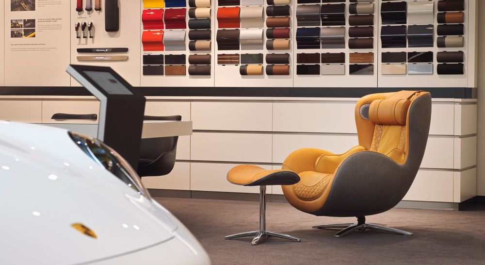 Chairs - Classic Massage Chair_Caramel - NOUHAUS